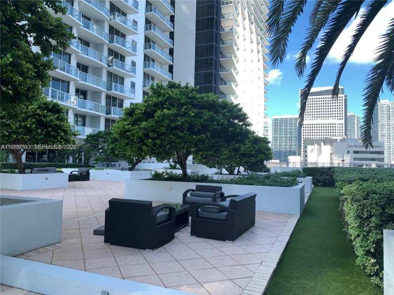 1060 Brickell Ave # 1701, Miami FL 33131
