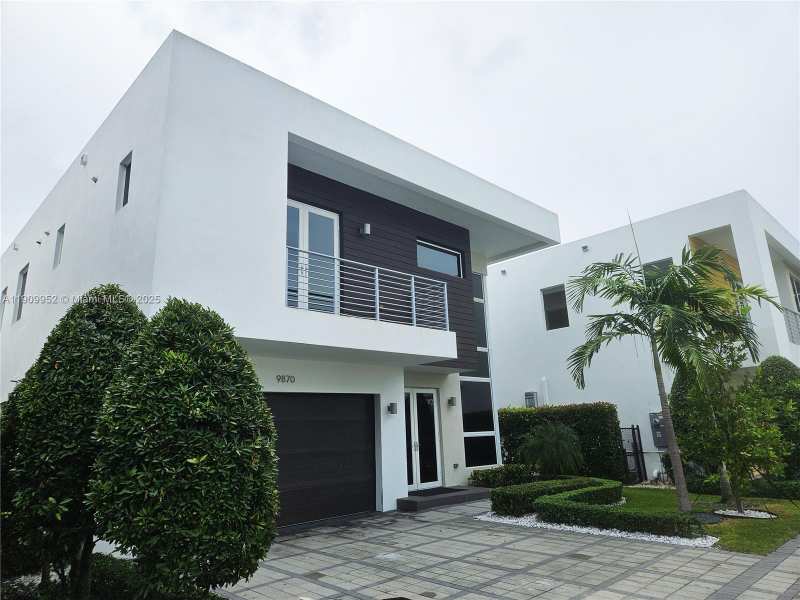 9870 NW 75th Ter, Doral FL 33178