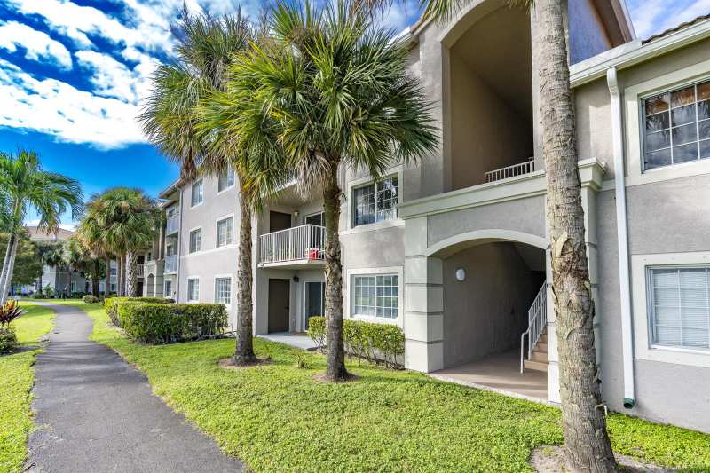 5031 Wiles Road # 304, Coconut Creek FL 33073