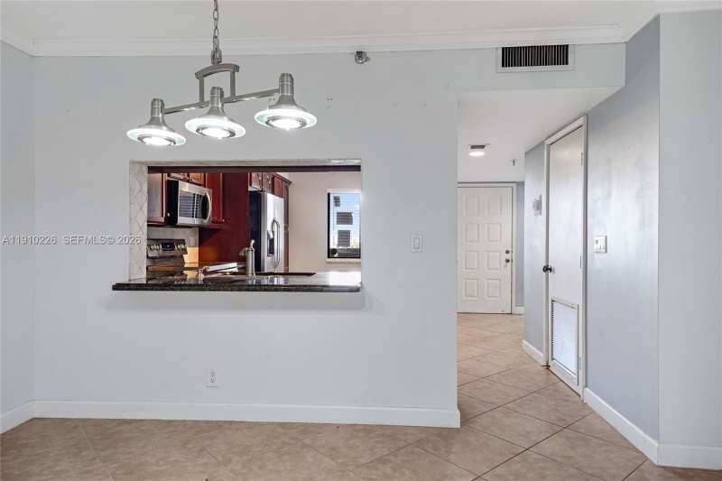 2206 S Cypress Bend Dr # 801, Pompano Beach FL 33069