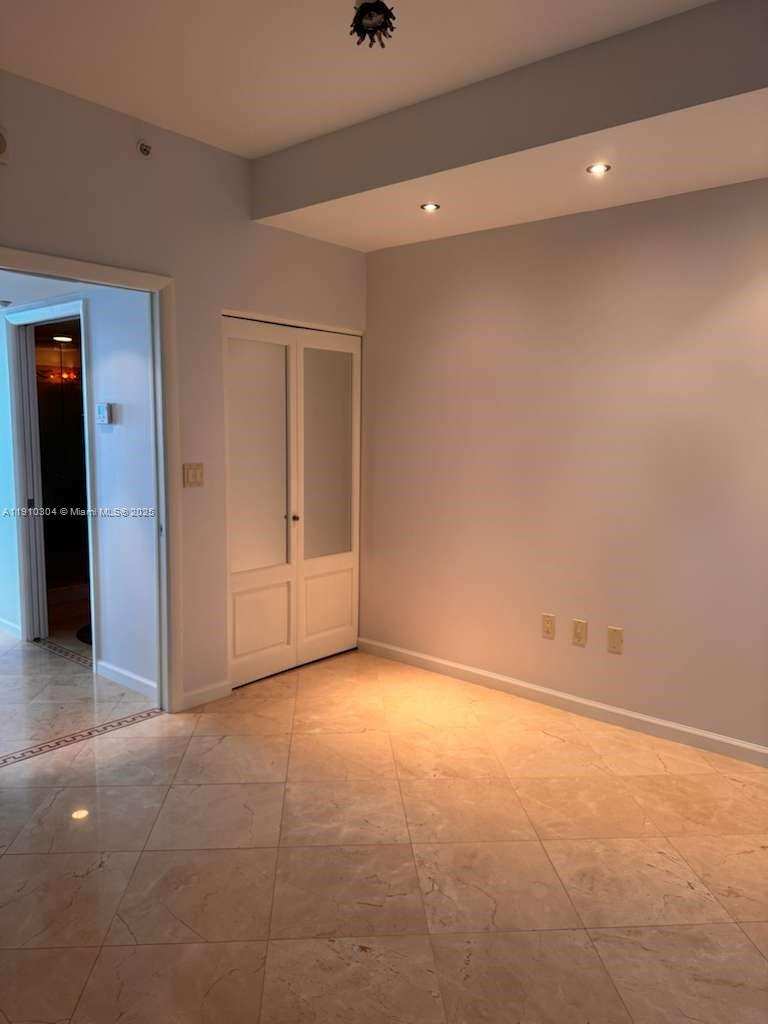 5025 Collins Ave # 1602, Miami Beach FL 33140