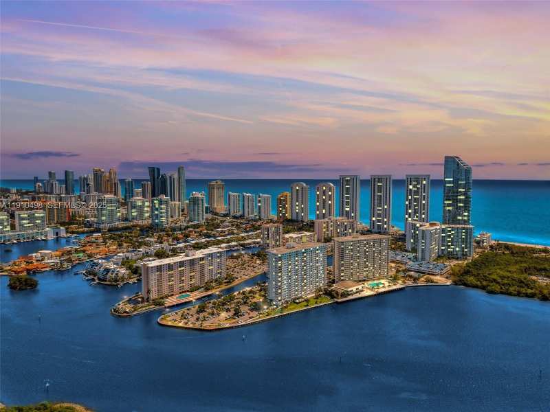 300 Bayview Dr # 902, Sunny Isles Beach FL 33160