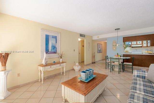 1890 W 56th St # 1423, Hialeah FL 33012