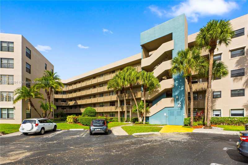 1000 Colony Point Cir # 308, Pembroke Pines FL 33026