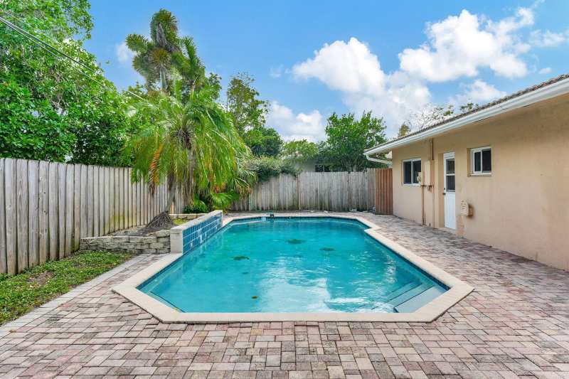 1300 NE 26th Avenue NE, Pompano Beach FL 33062