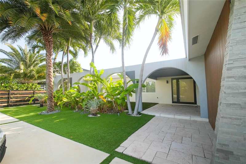 1242 NE 81st Ter, Miami FL 33138