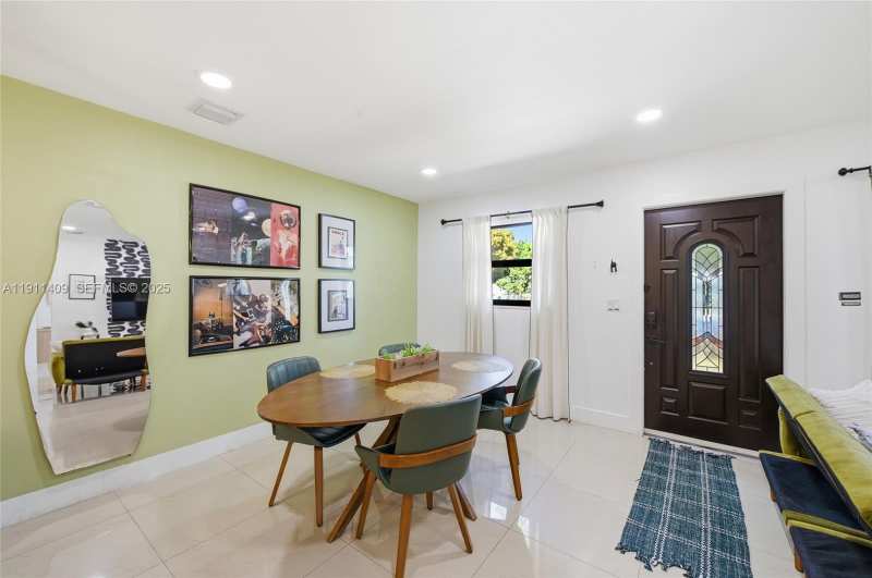 1464 NE 28th St, Pompano Beach FL 33064