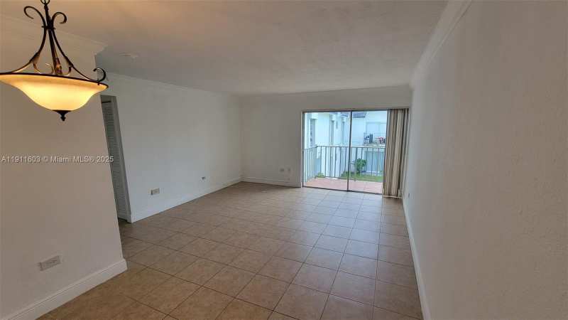 7232 SW 94th Pl # E7, Miami FL 33173