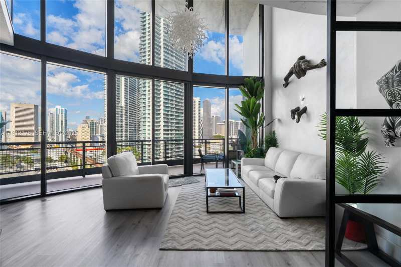 690 SW 1st Ct # 2101, Miami FL 33130