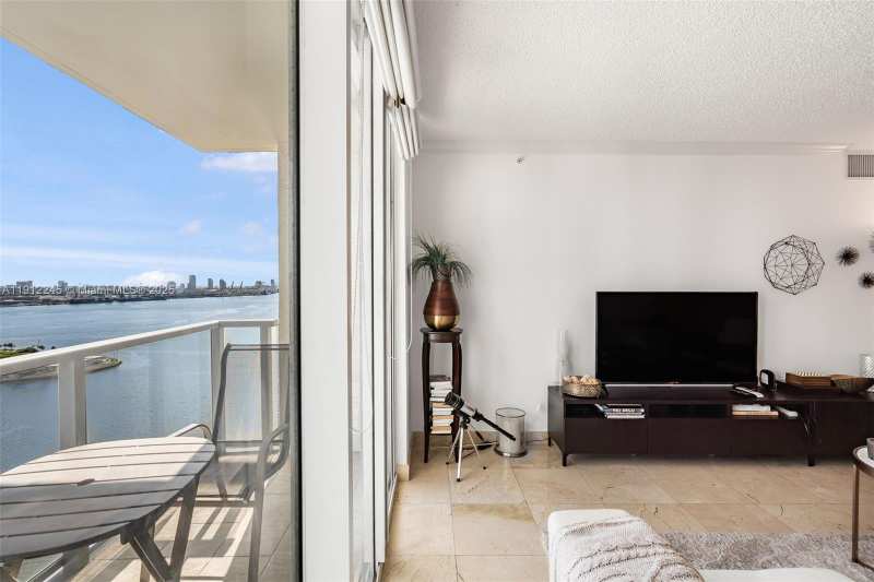1155 BRICKELL BAY DR # 2708, Miami FL 33131