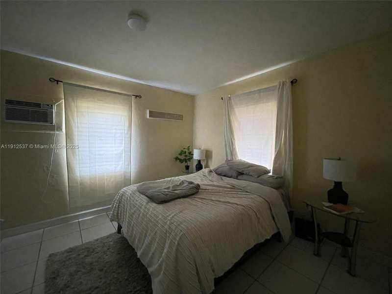 55 NW 69th St, Miami FL 33150