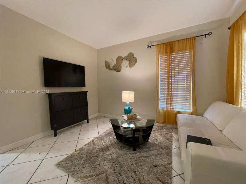 55 NW 69th St, Miami FL 33150