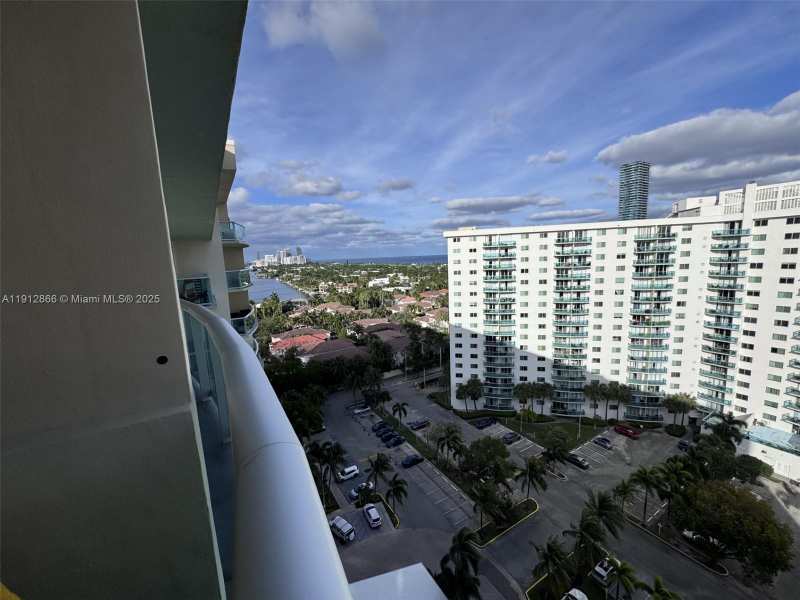 19390 Collins Ave # 1608, Sunny Isles Beach FL 33160