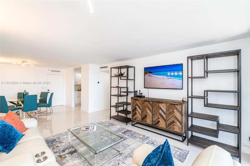 2780 NE 183rd St # 2014, Aventura FL 33160