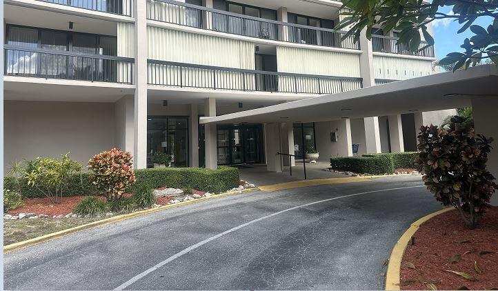 2425 Presidential Way # 1203, West Palm Beach FL 33401