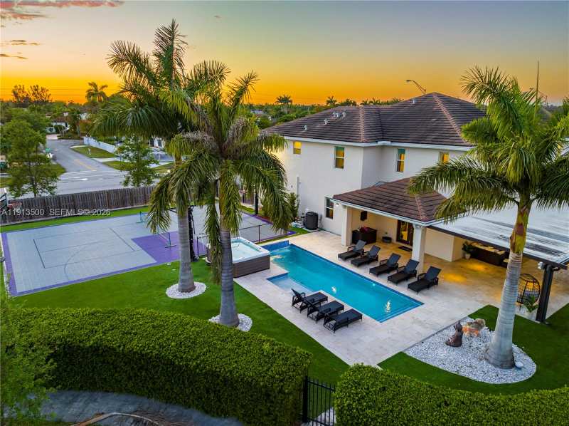 11 NW 122nd Ave, Miami FL 33182