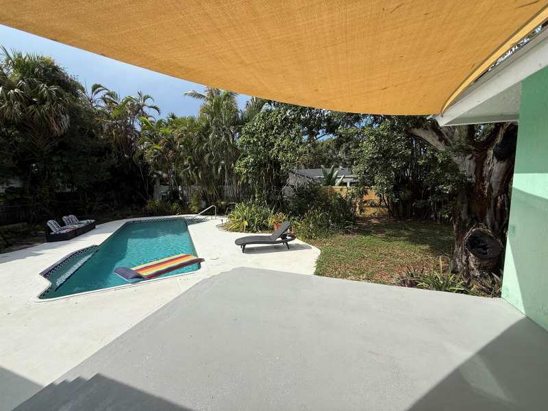 2415 Laurel Lane, Palm Beach Gardens FL 33410
