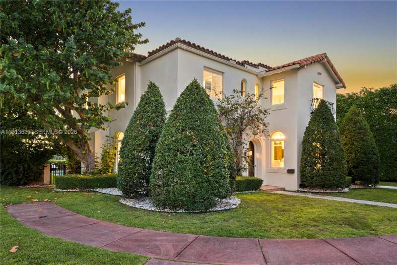 5800 La Gorce Dr, Miami Beach FL 33140