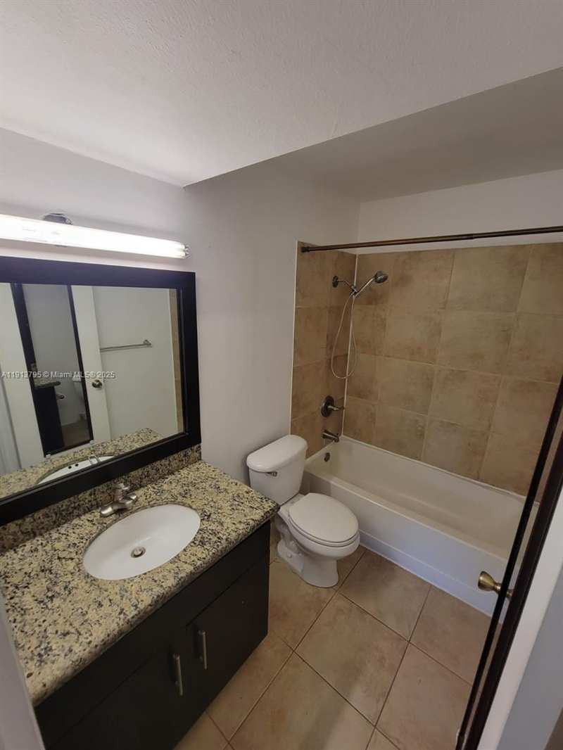 3992 NW 87th Ave # 3992, Sunrise FL 33351