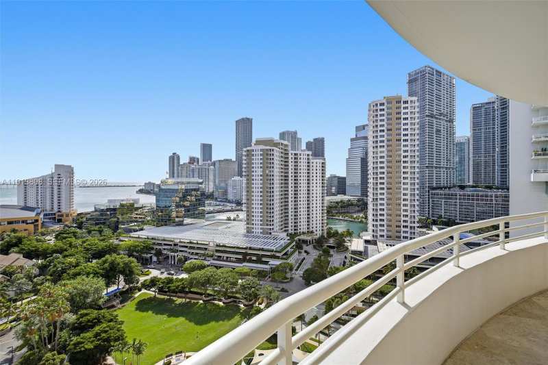888 Brickell Key Dr # 1903, Miami FL 33131