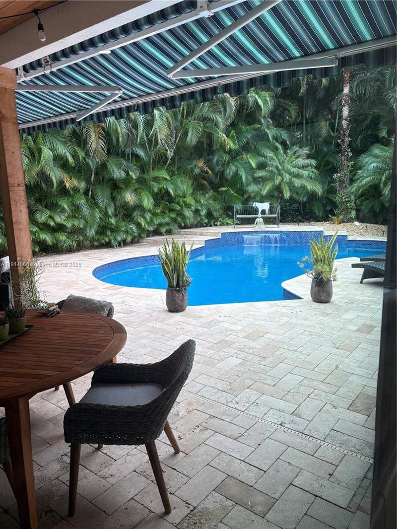 159 Oakwood Ln, Palm Beach Gardens FL 33410
