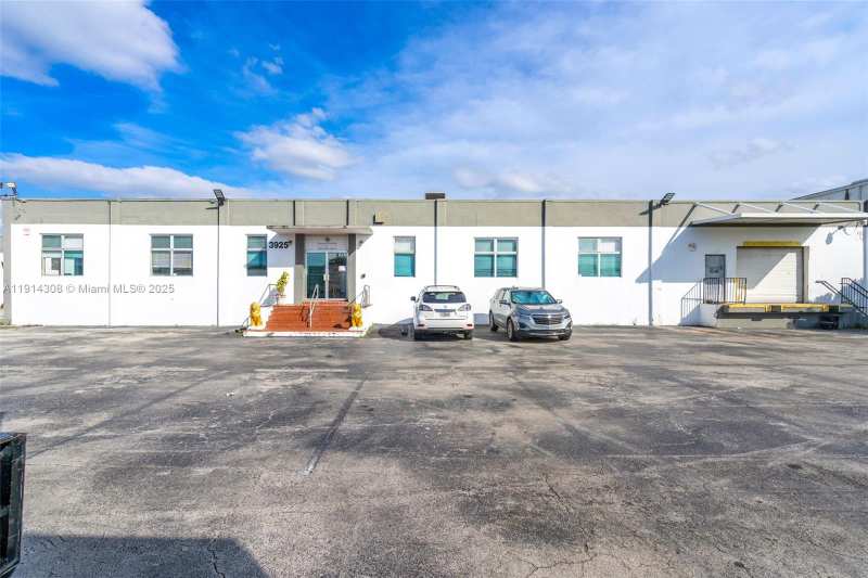 3925 E 10th ct, Hialeah FL 33013
