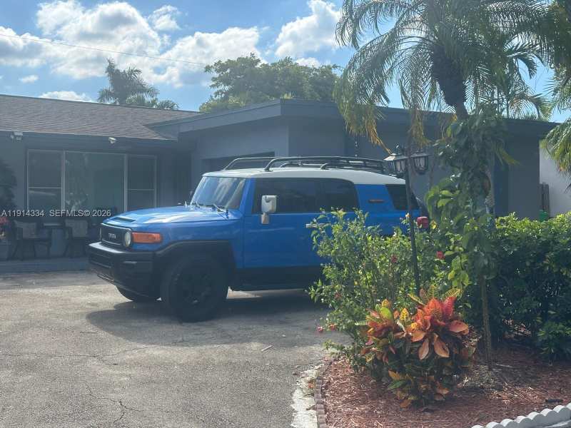 9530 Sunset Strip, Sunrise FL 33322