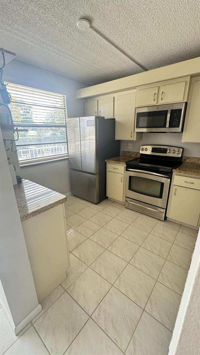 6049 Balboa Circle # 202, Boca Raton FL 33433