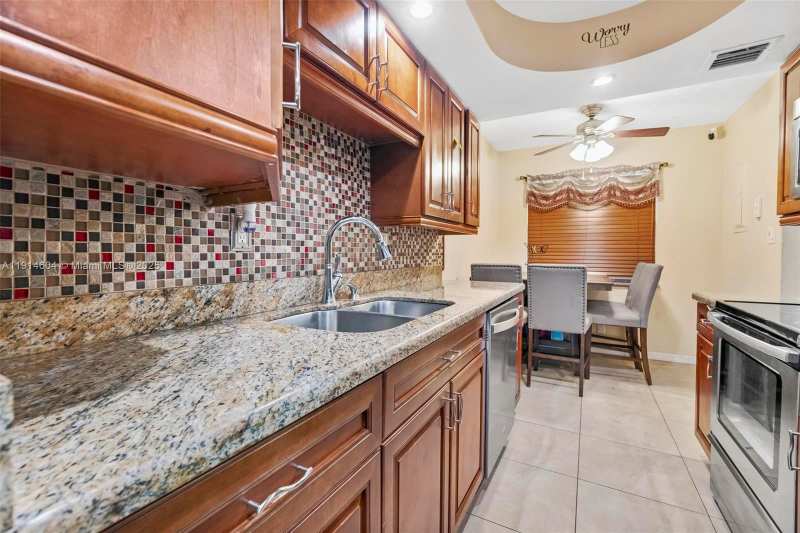 3141 NW 47th Ter # 118, Lauderdale Lakes FL 33319