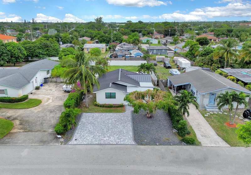 320 NW 3rd Avenue, Delray Beach FL 33444