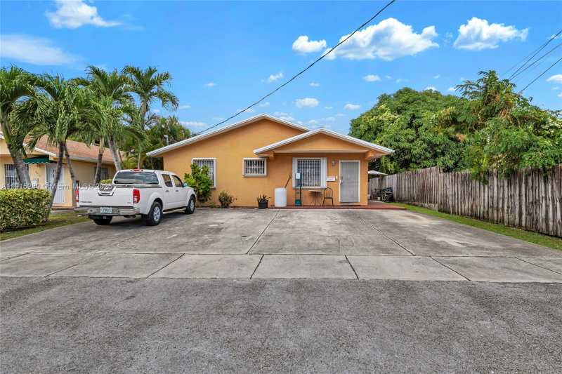 3631 SW 27th St, Miami FL 33133