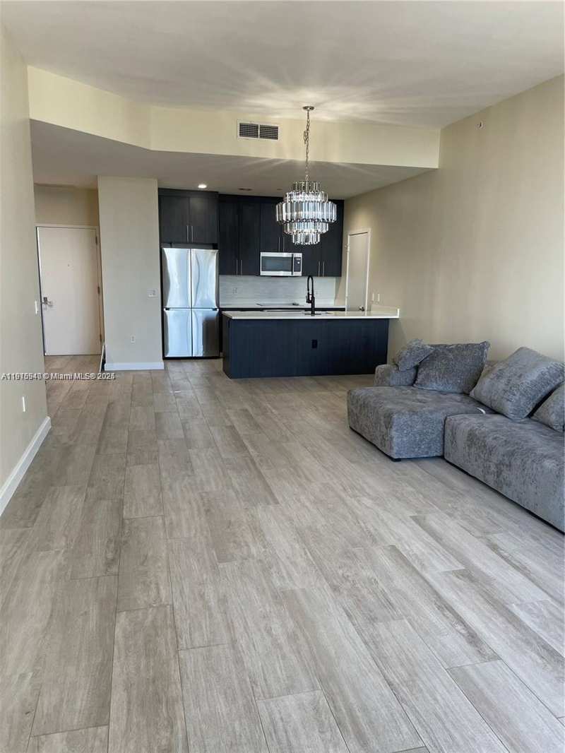 55 SW 9th St # 4304, Miami FL 33130