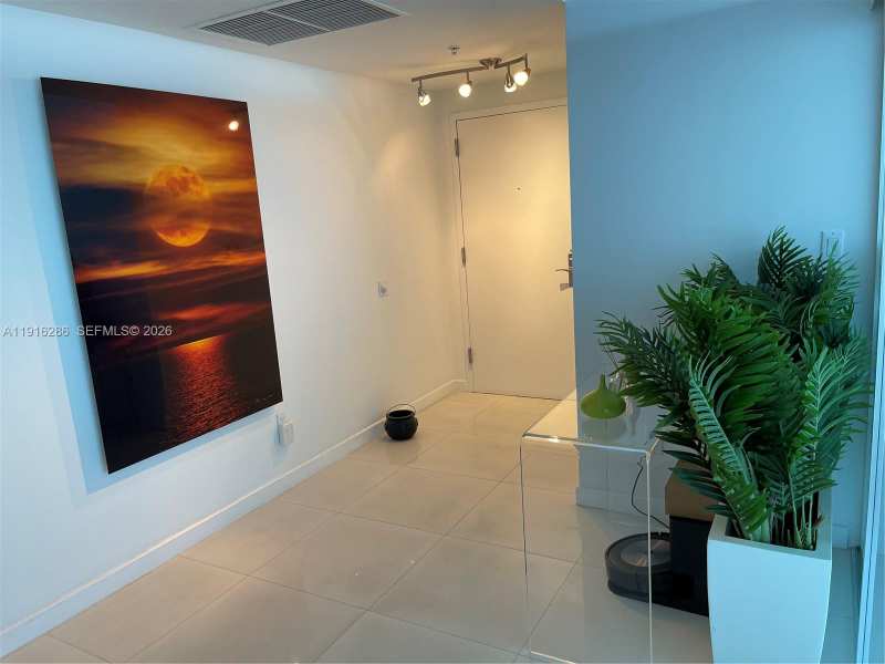 335 S Biscayne Blvd # 1209, Miami FL 33131