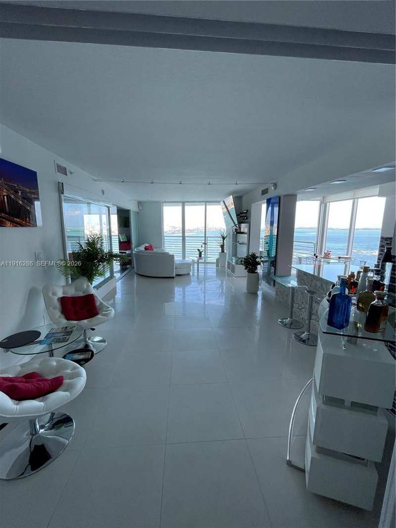 335 S Biscayne Blvd # 1209, Miami FL 33131