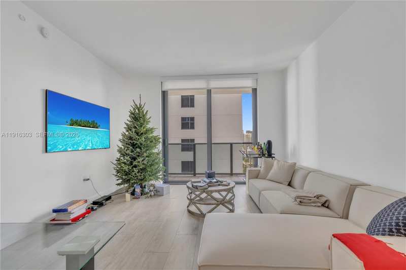 55 SW 9th St # 2610, Miami FL 33130