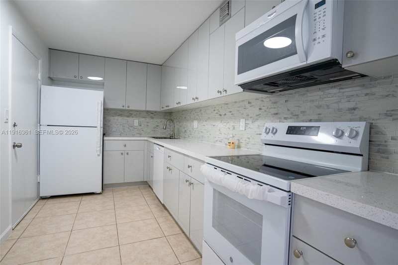 1849 S Ocean Dr # 1509, Hallandale Beach FL 33009