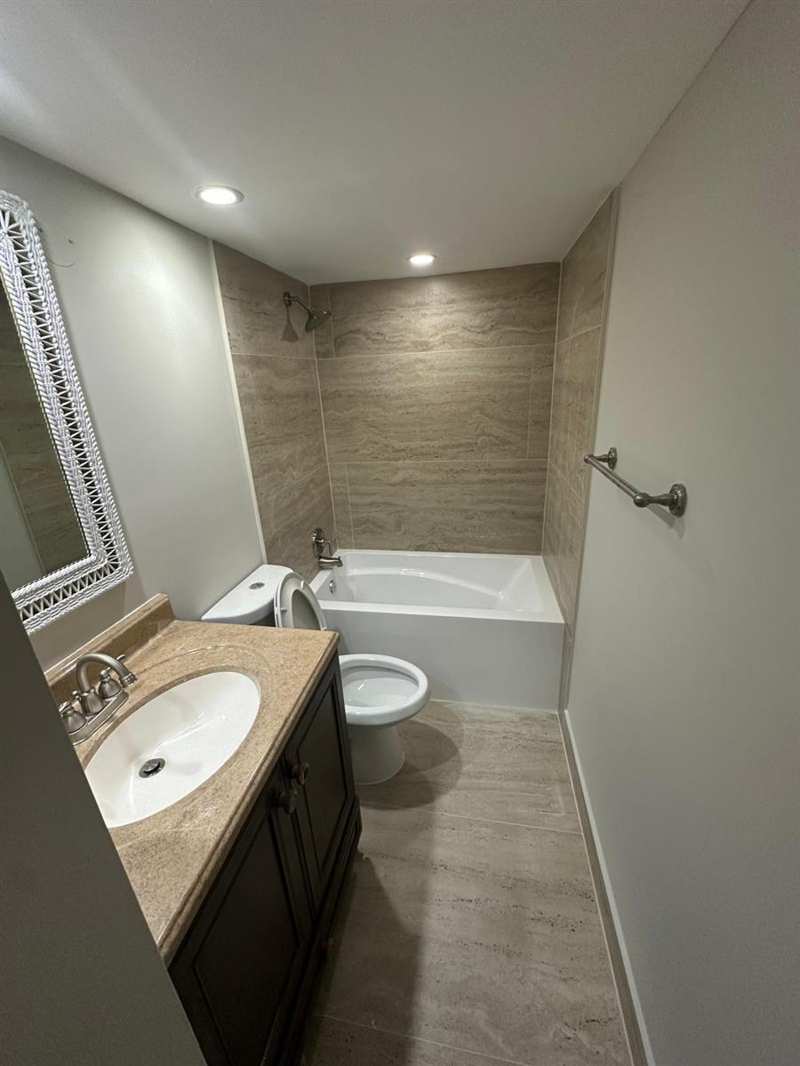 4374 NW 9th Avenue # 3b, Deerfield Beach FL 33064