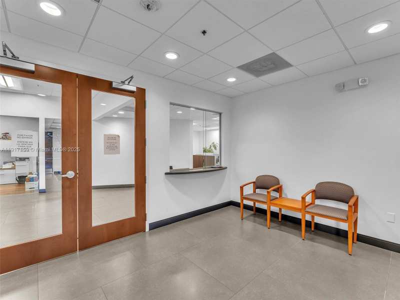 10855 NW 27th St, Doral FL 33172