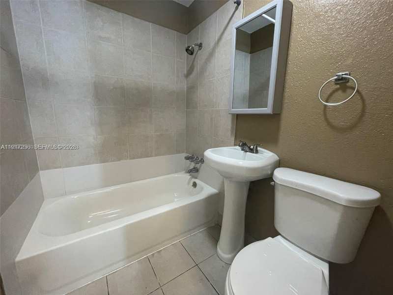 1472 NE 25th Ct, Pompano Beach FL 33064