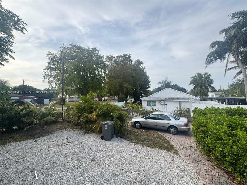 3918 Serubi Avenue, Palm Springs FL 33461