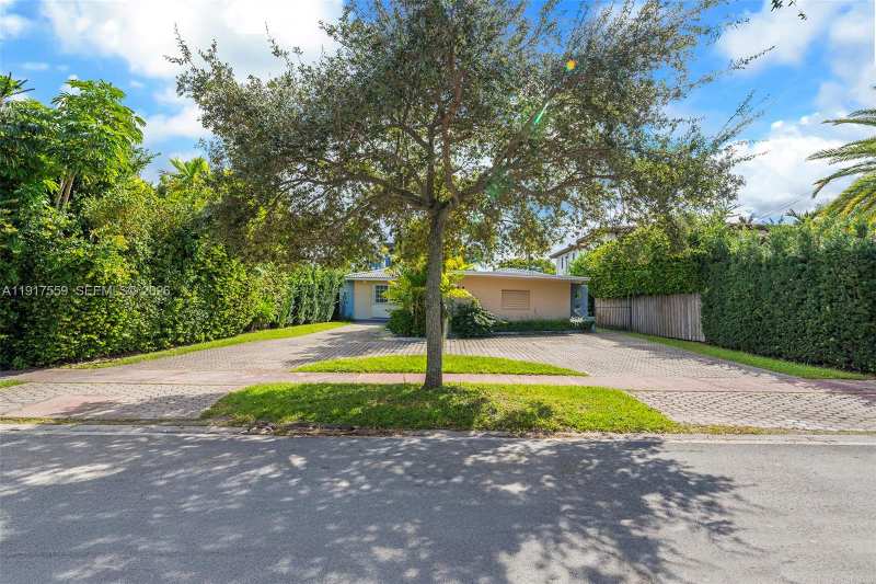 700 S Shore Dr, Miami Beach FL 33141