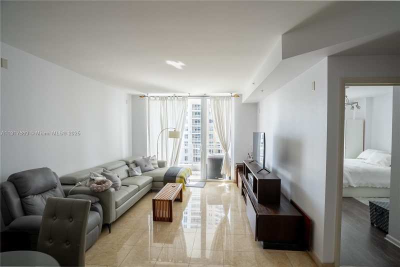 801 Brickell Key Blvd # 1407, Miami FL 33131