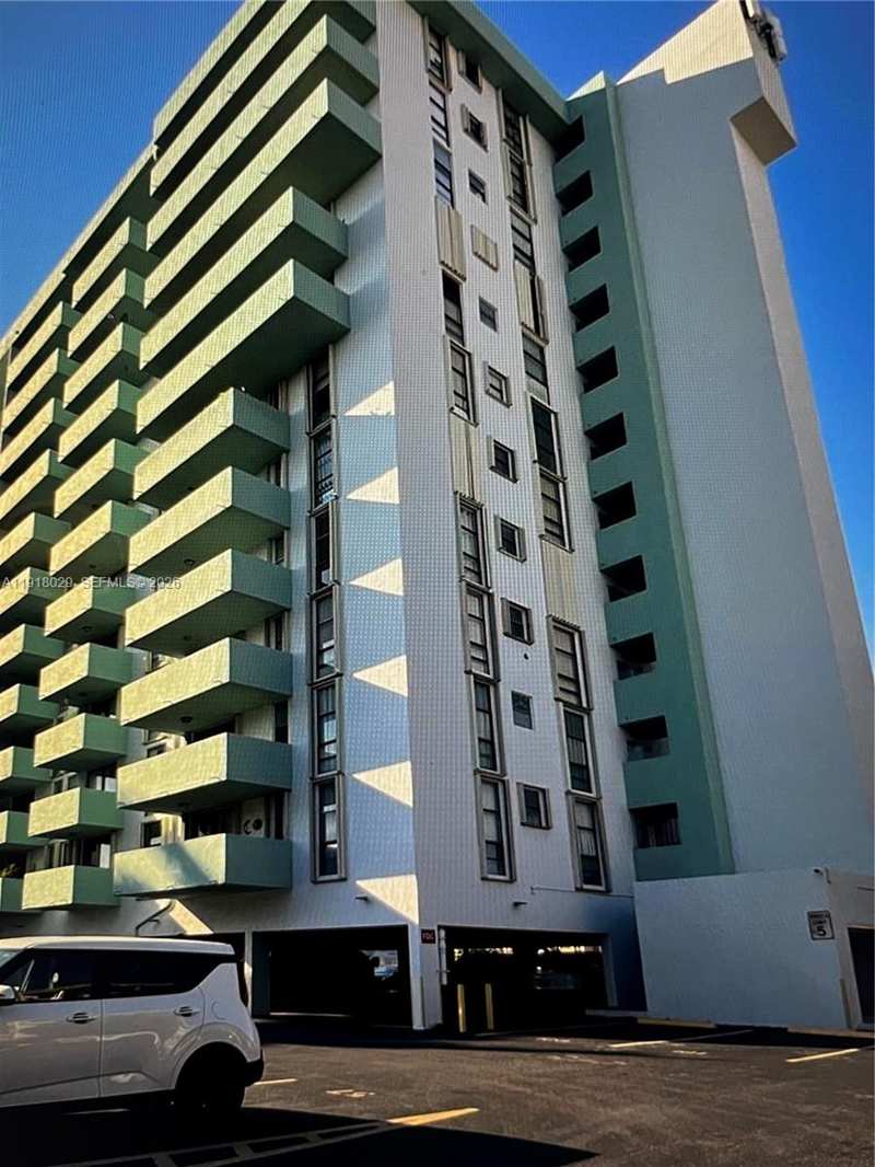 IMPERIAL TERRACES CONDO