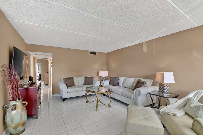 3200 Springdale Boulevard # 217, Palm Springs FL 33461