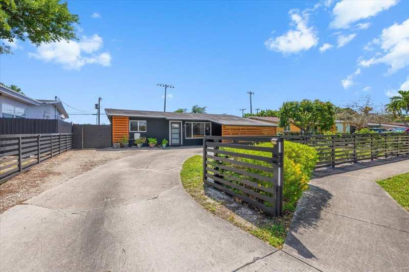 1716 SW 43rd Avenue, Fort Lauderdale FL 33317