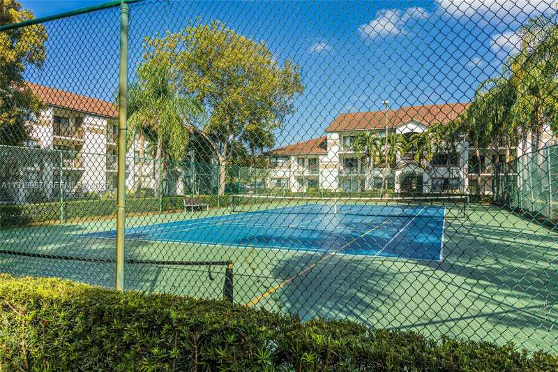650 S Park Rd # 5, Hollywood FL 33021