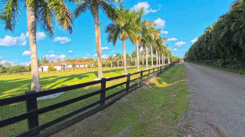 14225 43rd Road N, Loxahatchee FL 33470