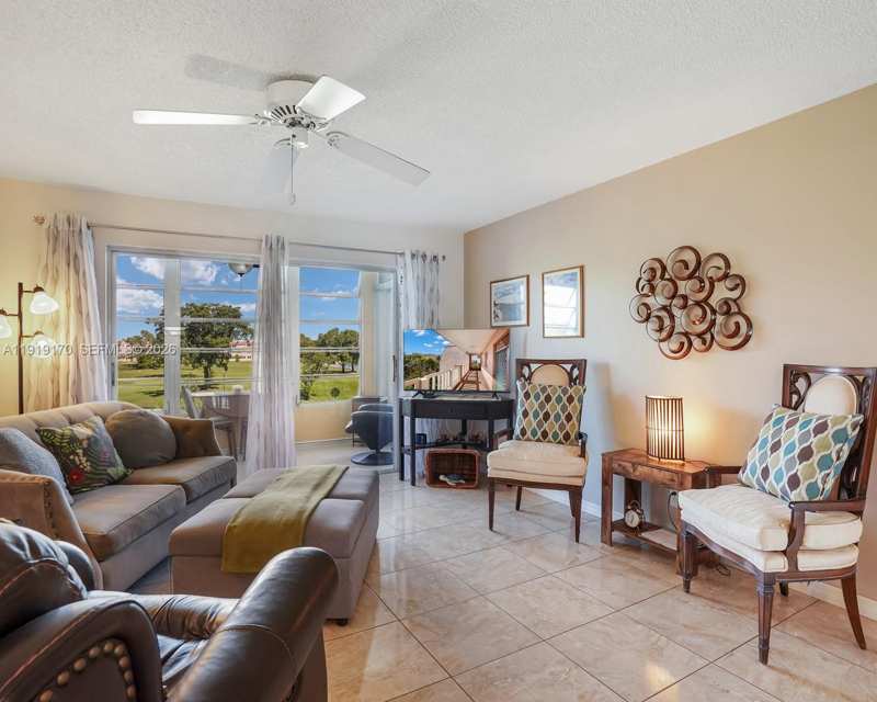 9401 Sunrise Lakes Blvd # 302, Sunrise FL 33322