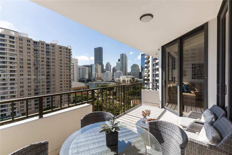520 Brickell Key Dr # A1207, Miami FL 33131
