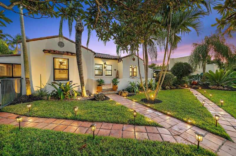400 33rd Street, West Palm Beach FL 33407